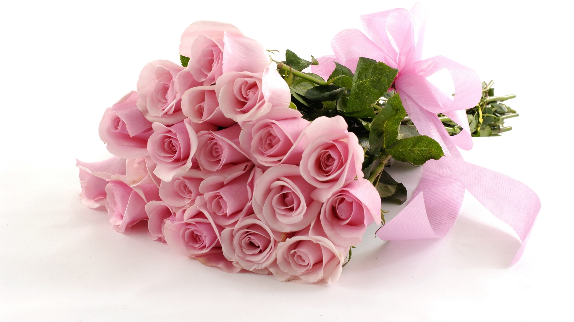 Саяногорск Инфо - holidays___international_womens_day_beautiful_pink_bouquet_as_a_gift_on_march_8_057093_.jpg, Скачано: 248