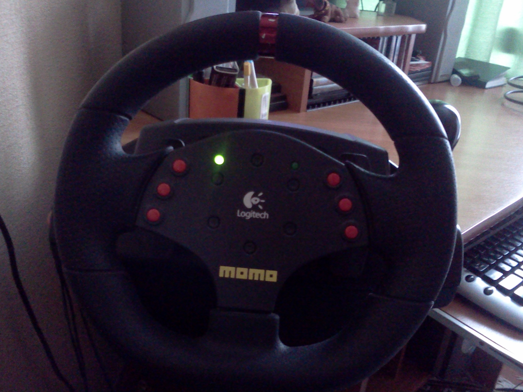 Настройка momo racing. Logitech Momo Racing Force feedback Wheel. Руль игровой Logitech Momo Racing Force feedback. Игровой руль Logitech Momo Racing характеристики.