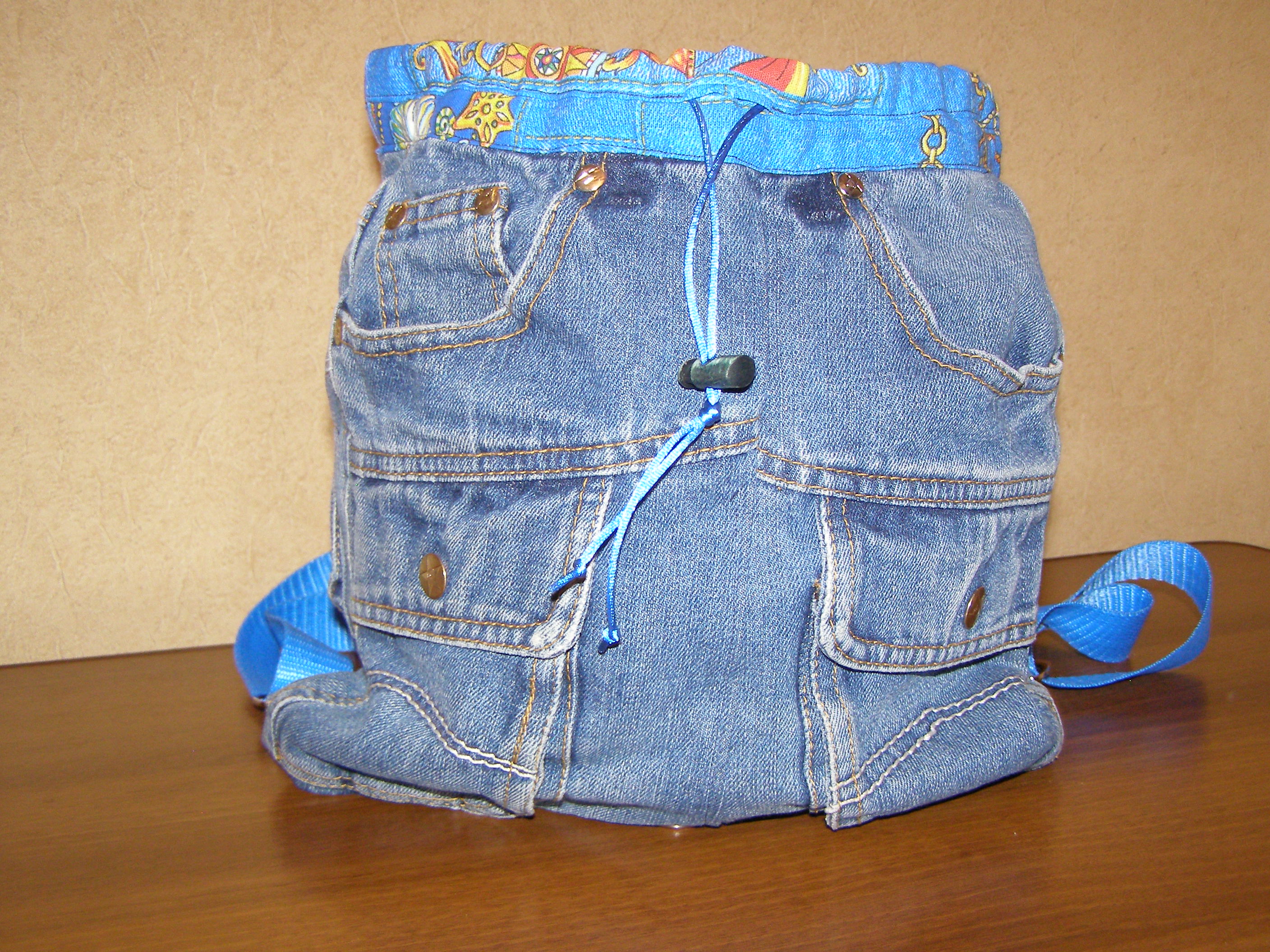 Рюкзак для сменки из старых джинс