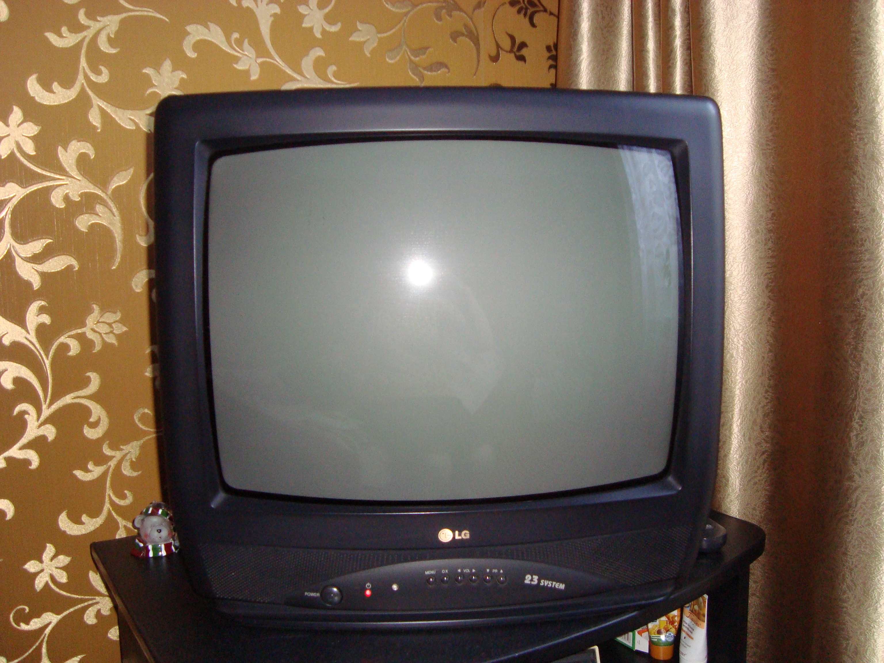 Авито тюмень телевизор. LG 21 дюйм кинескопный. Телевизор LG 21 дюйм кинескопный. Телевизор LG CF-21f39. LG CF 20f30.