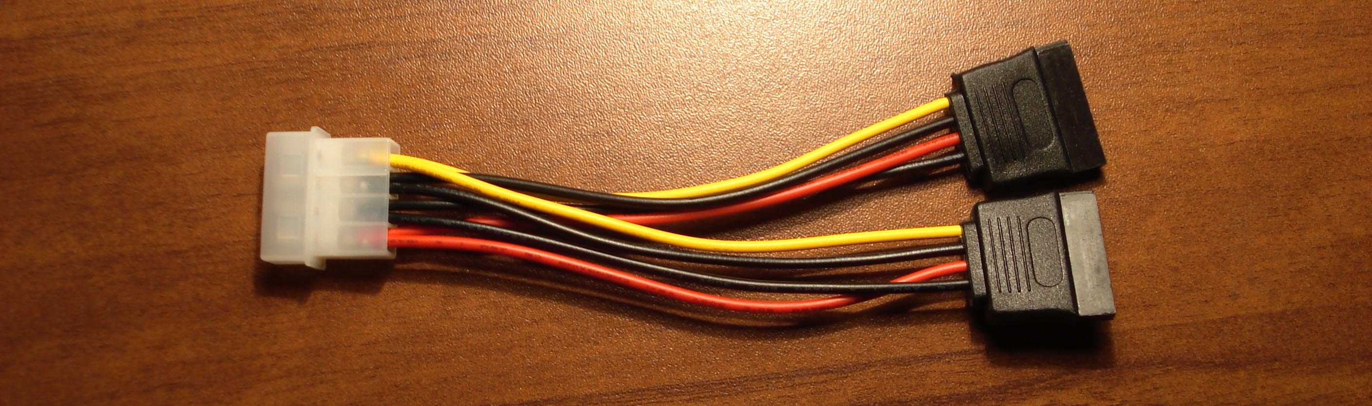 Саяногорск Инфо - pitanie-molex-2sata-15sm.jpg, Скачано: 157