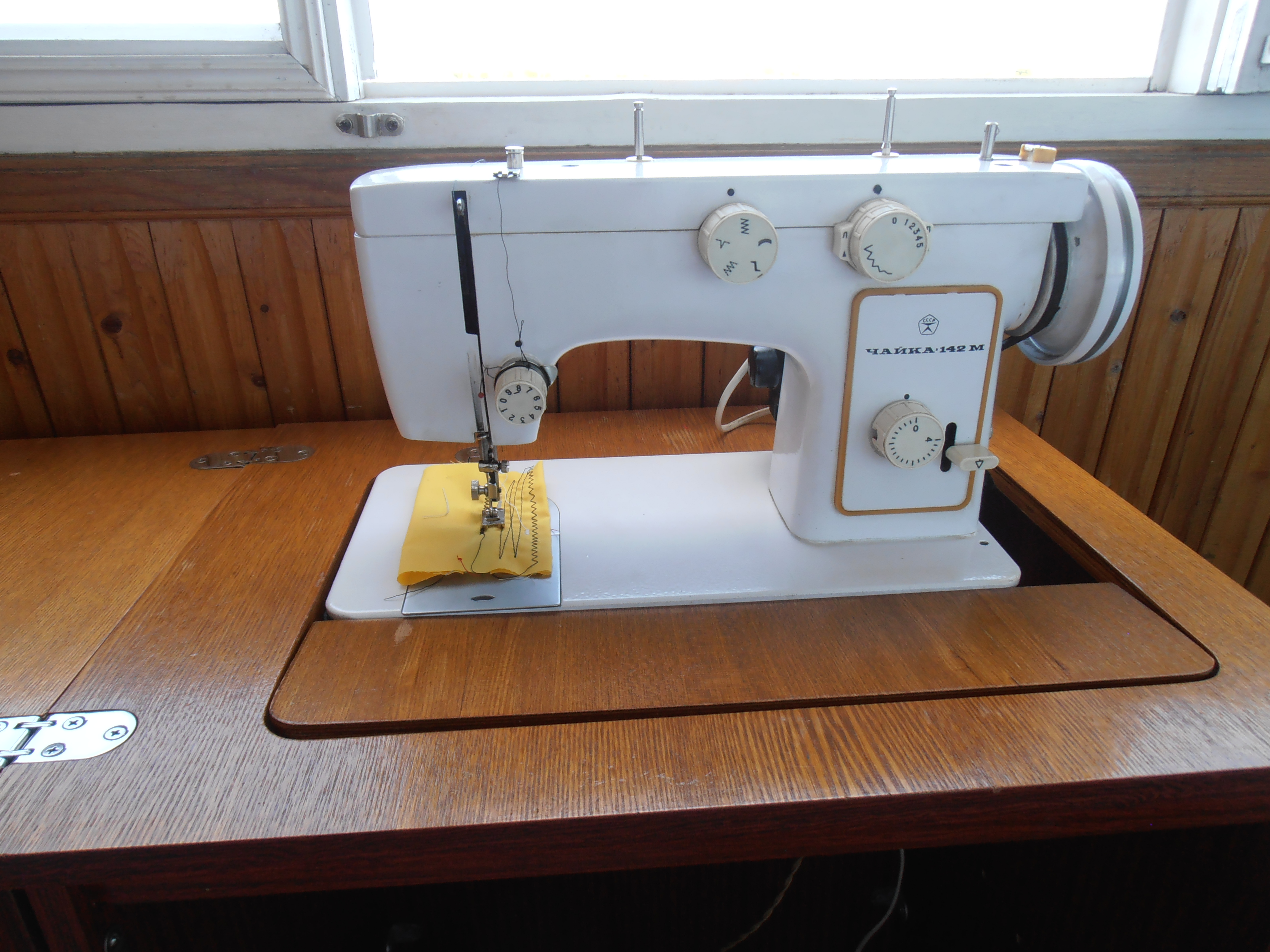 Швейная машина Chayka 142м