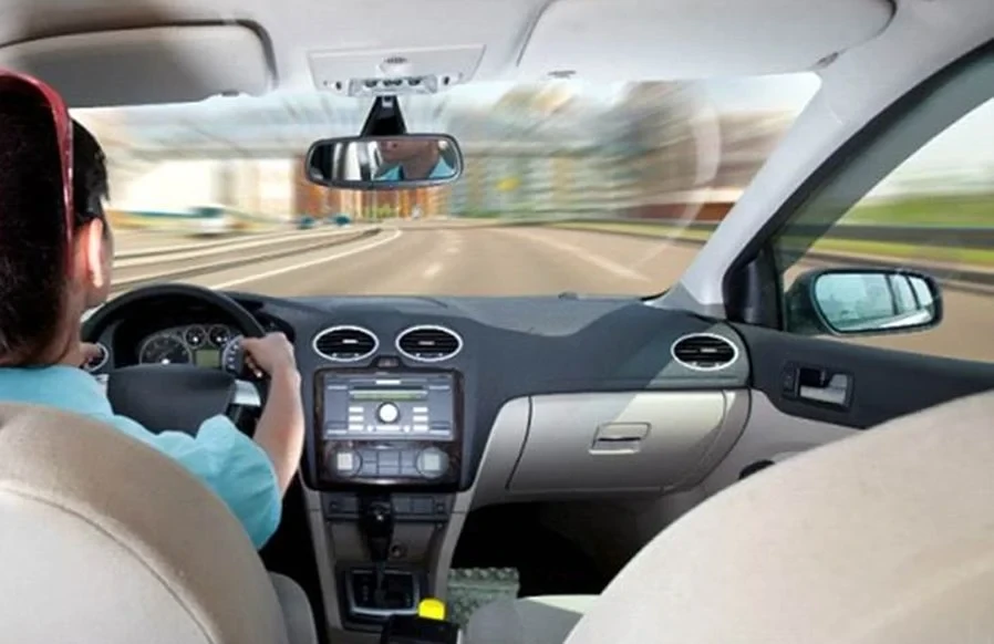 Саяногорск Инфо - Правила безопасного проезда нерегулируемого перекрестка - drive.jpg