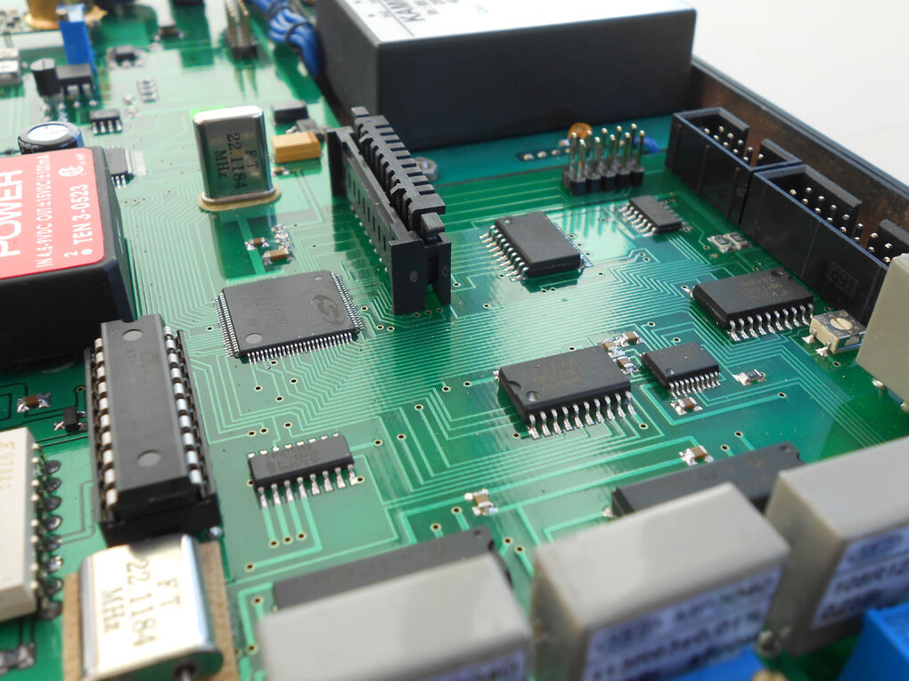 Саяногорск Инфо - Особенности и стадии монтажа печатных плат - pcb.jpg