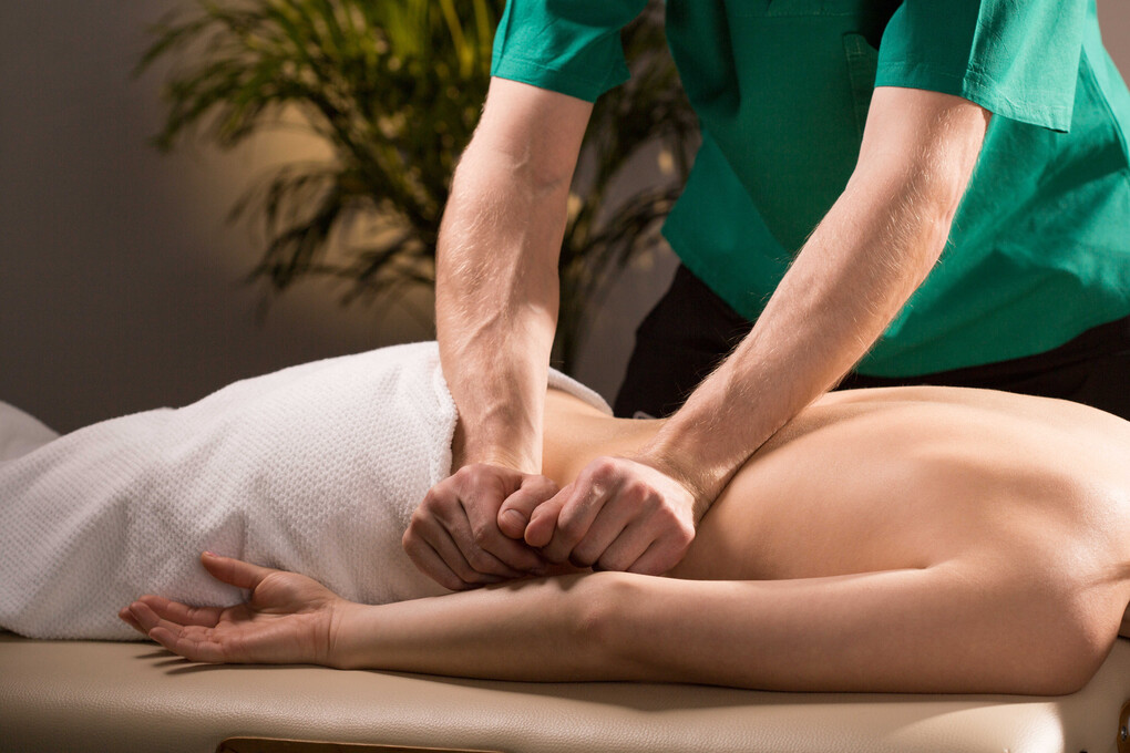 Саяногорск Инфо - Боль в спине, что делать? - massage.jpg