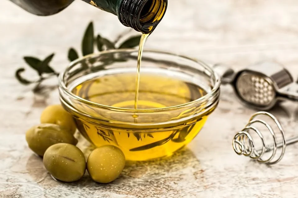 Саяногорск Инфо - Что лучше заказать на обед по мнению диетологов - olive-oil-968657_960_720.webp