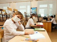 Завтра в Хакасии непривитых детей не пустят в школу