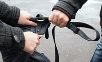 В Саяногорске полицейские задержали подозреваемого в совершении грабежа