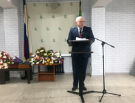 Глава Хакасии в День учителя наградил лучших педагогов республики