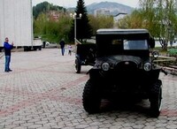 Легендарный военный автомобиль в День победы проехал по Черемушкам