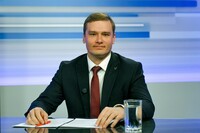 Валентин Коновалов ответит на вопросы телезрителей и пользователей соцсетей