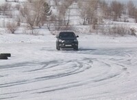Женский день в Саяногорске отметили автогонками