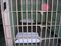 Житель Саяногорска ответит за удар нанесенный полицейскому