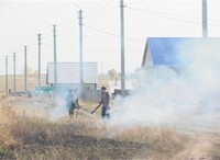 Саяногорские пожарные продолжают борьбу с огнем в степных массивах