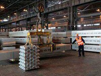 САЗ приступает к выпуску слитков для автомобильных кузовов