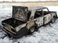 В Саяногорске во дворе многоэтажки сгорел ничей автомобиль