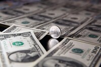 Минфин поделился ожиданиями по уходу денег из страны