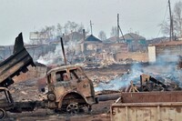 Двое погорельцев из Хакасии продолжают лечение в Москве