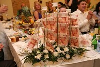 В Саяногорске гостья обокрала молодоженов
