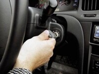 В Саяногорске за угон машины задержали 17-летнего юношу