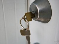 Жительница Хакасии обворовала мать своей подруги