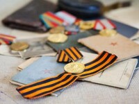 Жительница Саяногорска продала орден, чтобы купить выпивку