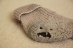 В Саяногорске полицейские задержали мужчину, прятавшего наркотик в носке