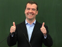 Медведев перенёс выходные с январских праздников