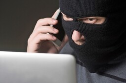 Жительница Саяногорска, познакомившись с «иностранцем», лишилась 15 тысяч рублей
