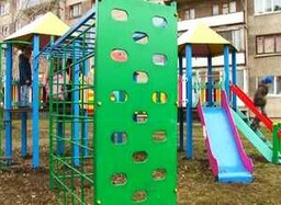В Саяногорске открылся еще один детский городок