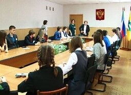 Уполномоченная по правам ребенка Хакасии пообщалась с саяногорскими школьниками