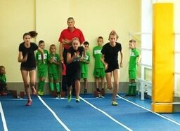 Пять наград разного достоинства привезли с первенства Хакасии легкоатлеты Саяногорска