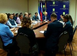 Несмотря на погодные условия, Саяногорск продолжают приводить в порядок