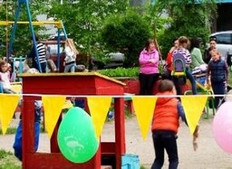 Маленьких саяногорцев все лето ждут «Игры нашего двора»