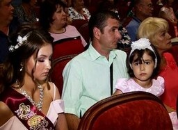 50 выпускников Саяногорска получили медали за успехи в учении