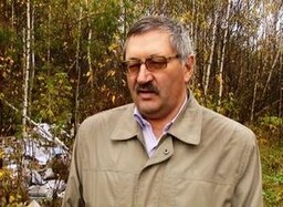На стихийной свалке в Богословке найдены кучи адресного мусора