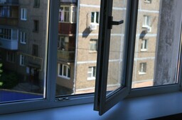 Чудом уцелел после падения с пятого этажа мальчик в Хакасии