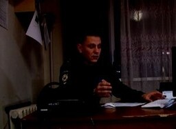 Житель Черемушек промышлял наркотиками и холодным оружием