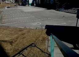 Черемушкинцы недовольны появлением парковки на месте прогулочной зоны