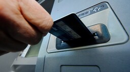 Посиделки в саяногорском кафе закончились кражей для жительницы с.Новокурск
