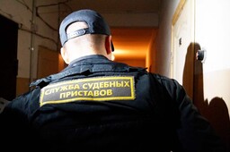 Саяногорец благодаря судебным приставам получил возможность проживать в квартире