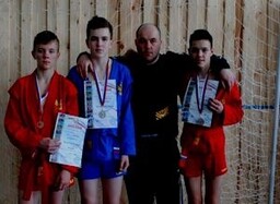 Саяногорские спортсмены взяли несколько наград на состязаниях по самбо