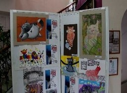 Художественная школа «Колорит» представляет саяногорцам свою «КошкоМанию»