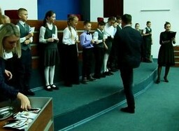Юные спортсмены Саяногорска получили значки ГТО