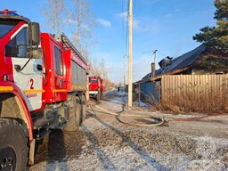 В садовом обществе Абакана пожарные тушили жилой дом