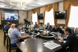 Валентин Коновалов провел заседание, посвященное подготовке к отопительному сезону