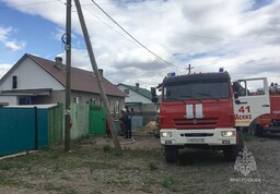 Надворную постройку тушили в Хакасии