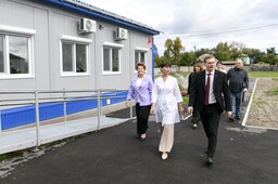 Валентин Коновалов посетил готовую к открытию новую женскую консультацию в Усть-Абакане