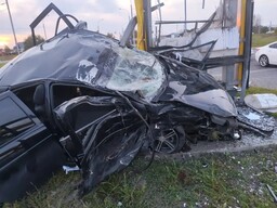 Автомобилист не уступил дорогу и устроил ДТП на АЗС в Усть-Абаканском районе