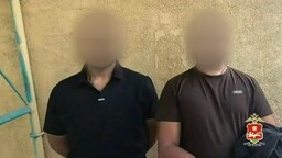 Оружие и запрещённая символика: в Абакане задержали мужчин перед массовым мероприятием